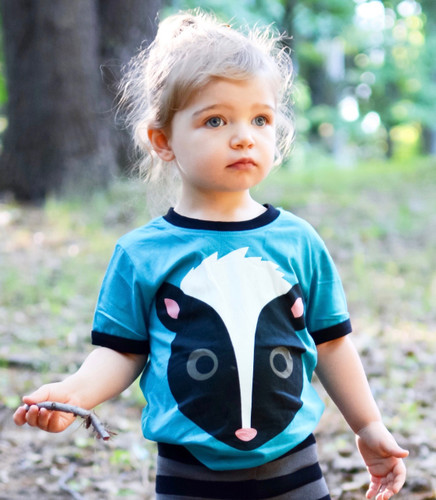 Picture of T-Shirt, Person, Photography, Portrait, Sleeve, Child, Female, Girl, Finger, Shirt