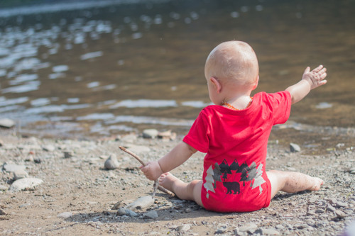 Picture of Person, Photography, Portrait, T-Shirt, Rock, Sitting, Soil, Beach, Baby, Finger