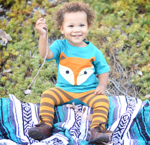 Picture of Person, Photography, Portrait, T-Shirt, Boy, Child, Male, Grass, Finger, Shoe