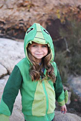 Picture of Coat, Hood, Jacket, Hoodie, Knitwear, Sweater, Sweatshirt, Photography, Portrait, Hat