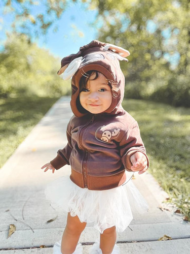 Picture of Sleeve, Person, Photography, Portrait, Coat, Jacket, Skirt, Child, Female, Girl