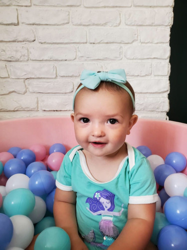 Picture of Face, Head, Person, Photography, Portrait, T-Shirt, Balloon, Baby, Accessories, Happy