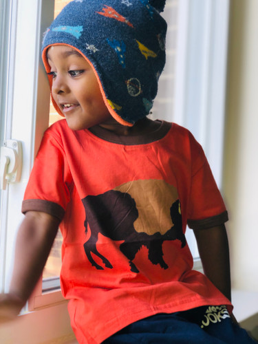 Picture of T-Shirt, Hat, Cap, Sleeve, Boy, Child, Male, Person with text OOKS.
