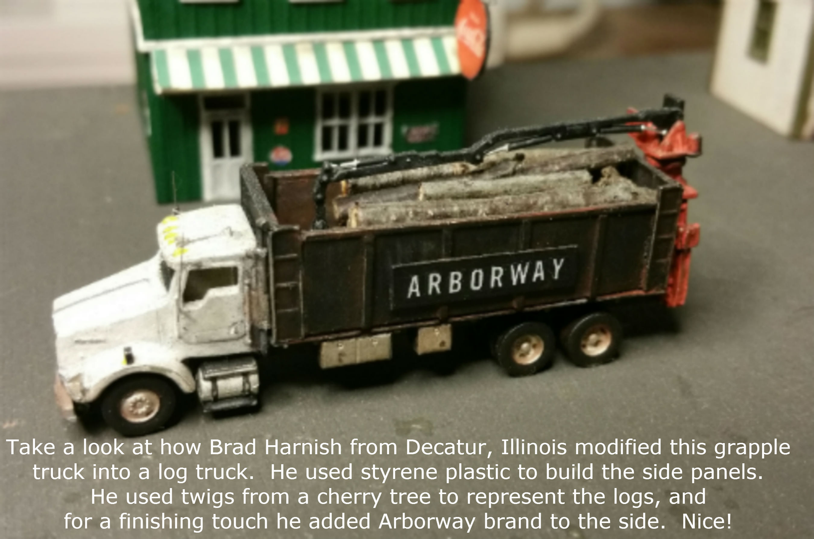 N (KW) HiRail Grapple Truck